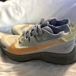 Nike Womens Pegasus Trail 2